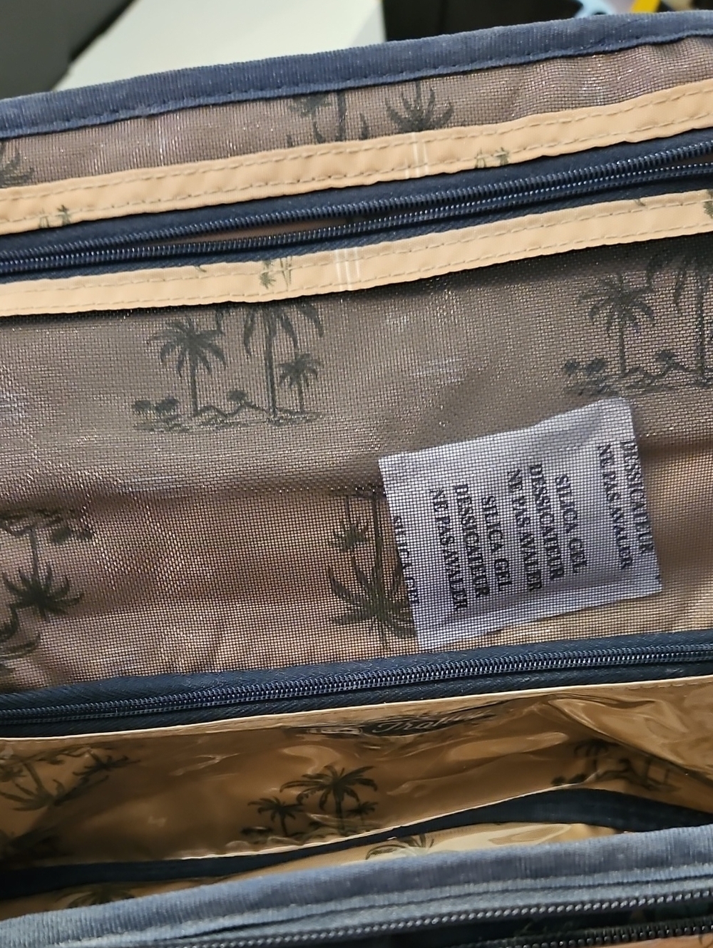 Lug Trolley Makeup/travel Bag Nwt